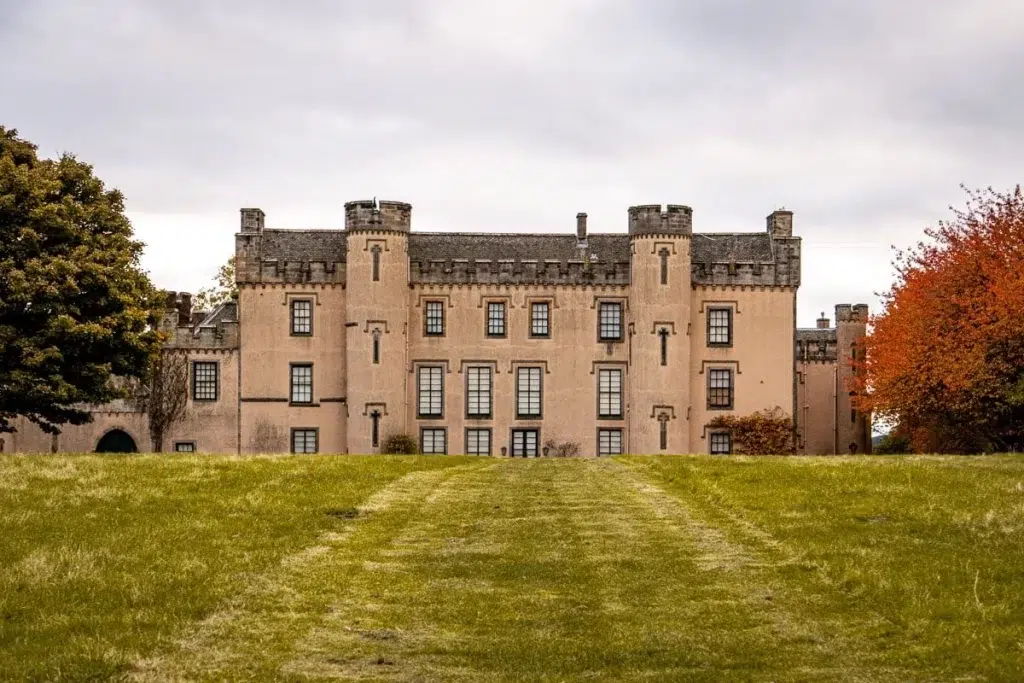 house-of-the-binns-1200px-1-11